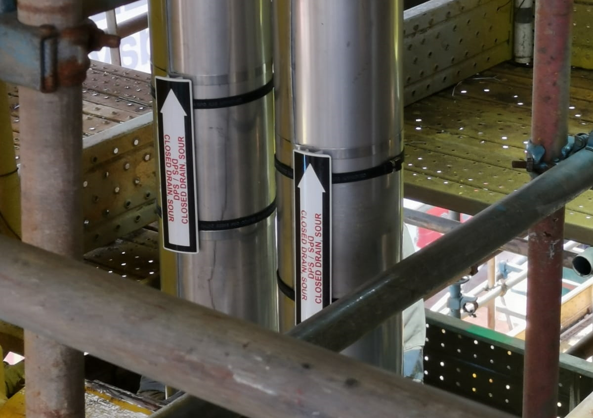 ANSI ASME compliant pipe identification markers for industrial facilities in Singapore and Southeast Asia